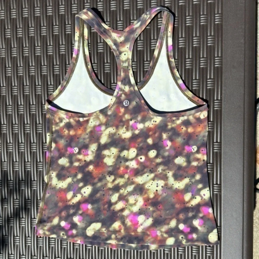lululemon athletica Women's Cool Racerback Short Tank Top *Nulu‎